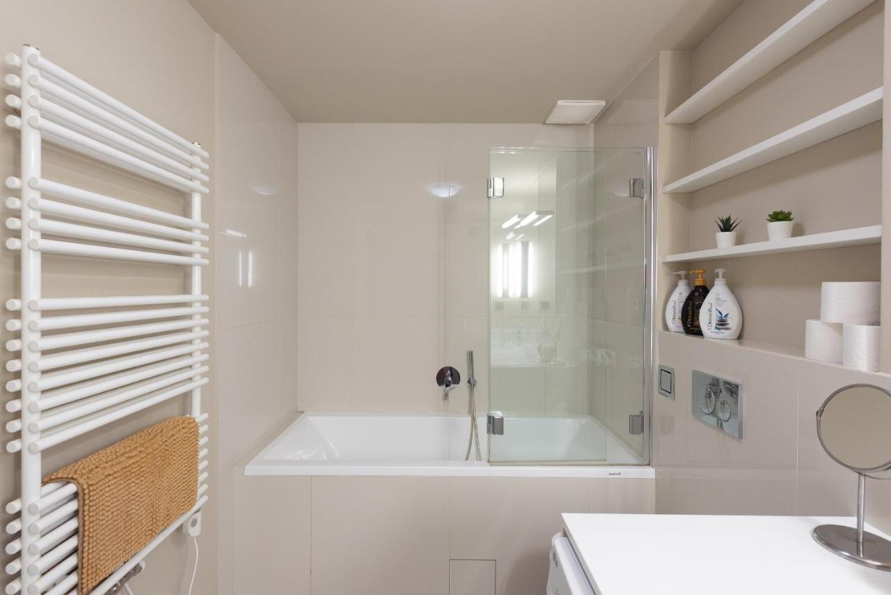 New Luxury Apt With Ac&Parking In The Center Of Prague Appartement Buitenkant foto